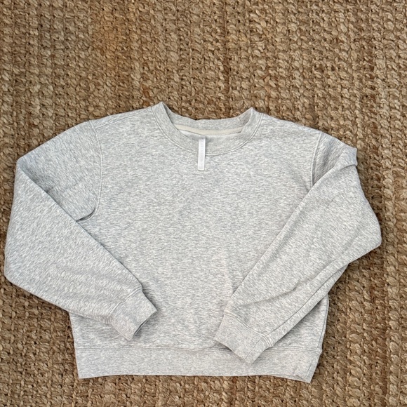 Fabletics crop top Gray Women's Sweatshirt size small - Picture 1 of 3